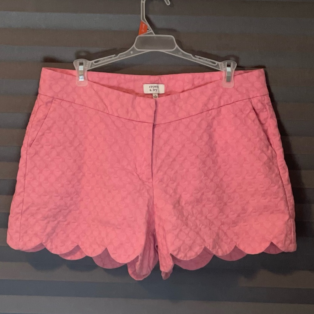 Crown and Ivy scalloped shorts